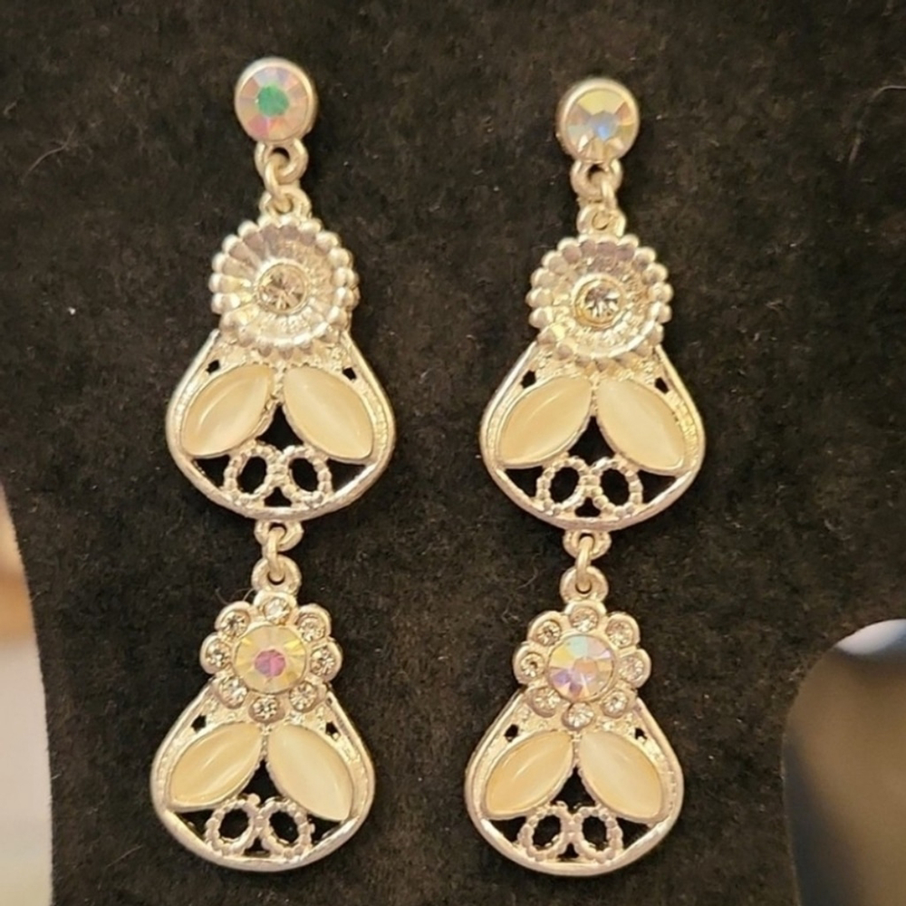 Floral Dangle Silver Earrings